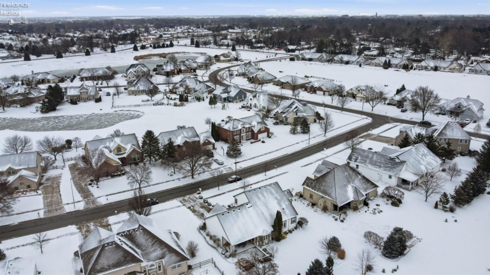 1404 Muirfield Drive, Bowling Green, 43402, 4 Bedrooms Bedrooms, ,4 BathroomsBathrooms,Residential,For Sale,Muirfield,20260031