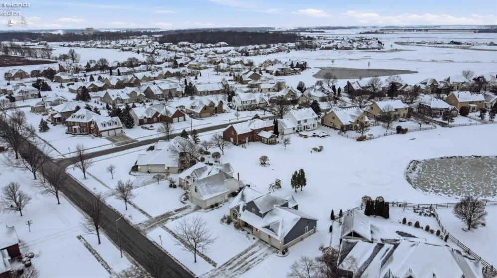 1404 Muirfield Drive, Bowling Green, 43402, 4 Bedrooms Bedrooms, ,4 BathroomsBathrooms,Residential,For Sale,Muirfield,20260031