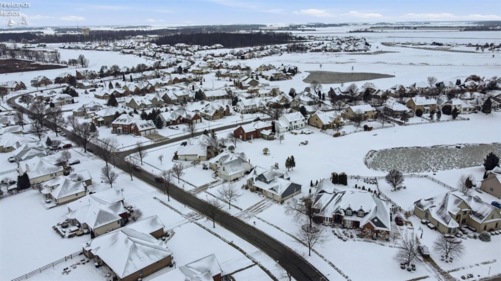 1404 Muirfield Drive, Bowling Green, 43402, 4 Bedrooms Bedrooms, ,4 BathroomsBathrooms,Residential,For Sale,Muirfield,20260031