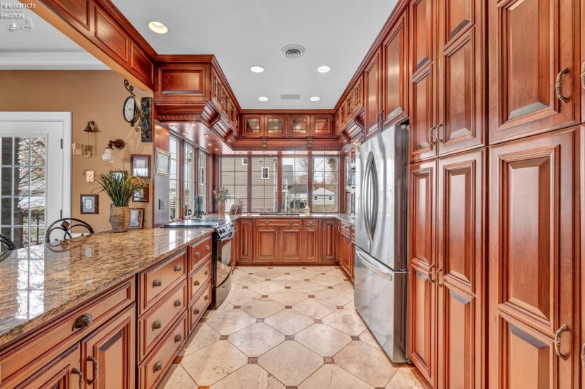 351 Chapman, Put-In-Bay, 43456, 7 Bedrooms Bedrooms, ,7 BathroomsBathrooms,Residential,For Sale,Chapman,20254862