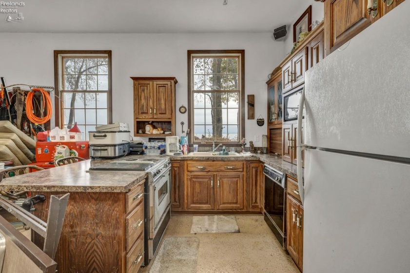 351 Chapman, Put-In-Bay, 43456, 7 Bedrooms Bedrooms, ,7 BathroomsBathrooms,Residential,For Sale,Chapman,20254862