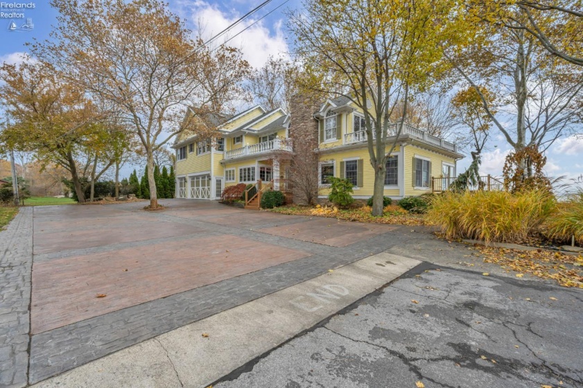 351 Chapman, Put-In-Bay, 43456, 7 Bedrooms Bedrooms, ,7 BathroomsBathrooms,Residential,For Sale,Chapman,20254862