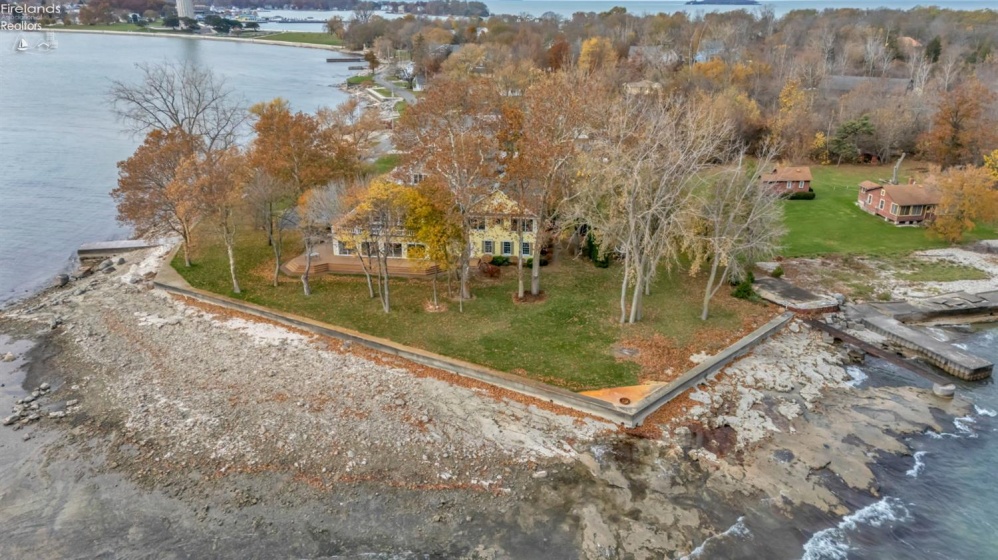 351 Chapman, Put-In-Bay, 43456, 7 Bedrooms Bedrooms, ,7 BathroomsBathrooms,Residential,For Sale,Chapman,20254862