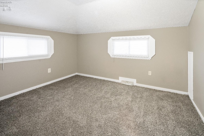 1315 State Route 19, Oak Harbor, 43449, 4 Bedrooms Bedrooms, ,2 BathroomsBathrooms,Residential,For Sale,State Route 19,20254805