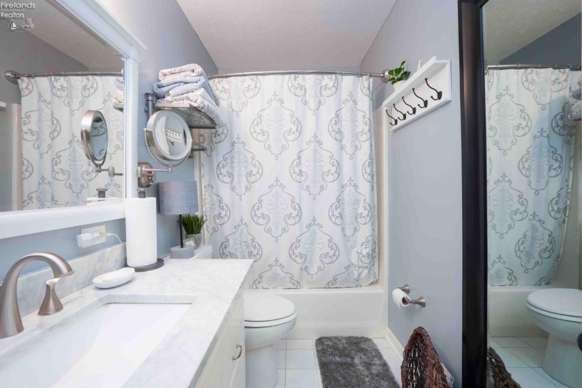 3345 Memorial Shoreway Drive, Marblehead, 43440, 3 Bedrooms Bedrooms, ,2 BathroomsBathrooms,Residential,For Sale,Memorial Shoreway,20260049