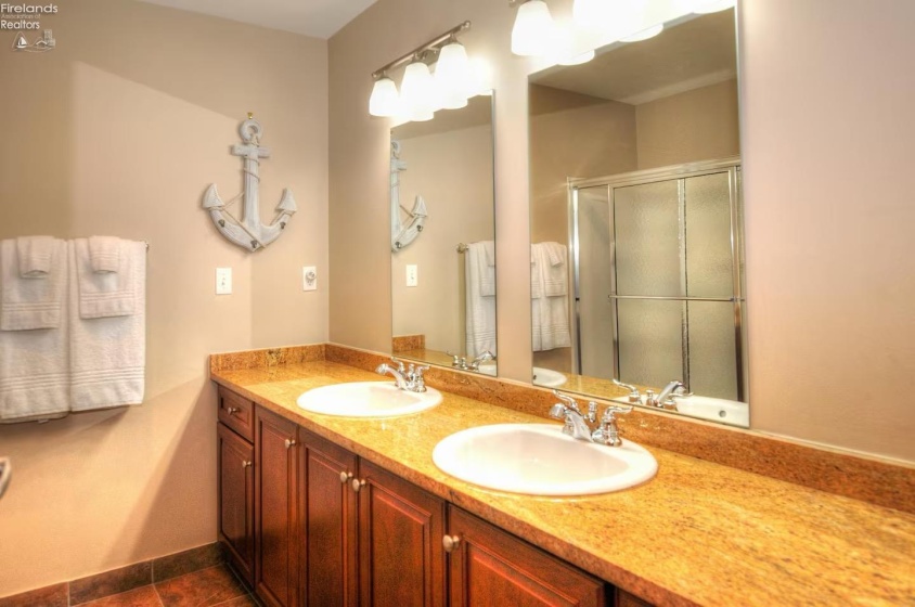 401 Shoreline Drive, Sandusky, 44870, 2 Bedrooms Bedrooms, ,2 BathroomsBathrooms,Residential,For Sale,Shoreline,20260039