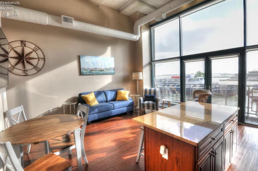 401 Shoreline Drive, Sandusky, 44870, 2 Bedrooms Bedrooms, ,2 BathroomsBathrooms,Residential,For Sale,Shoreline,20260039