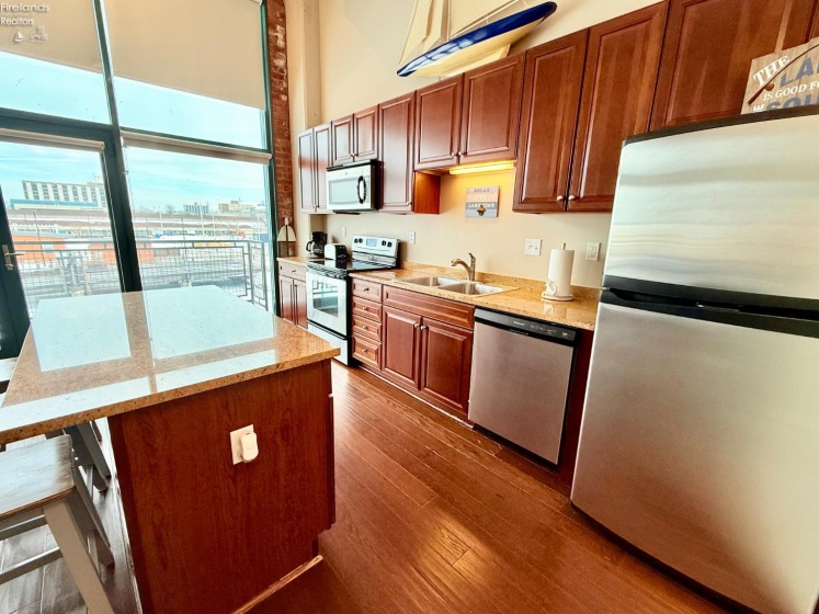 401 Shoreline Drive, Sandusky, 44870, 2 Bedrooms Bedrooms, ,2 BathroomsBathrooms,Residential,For Sale,Shoreline,20260039