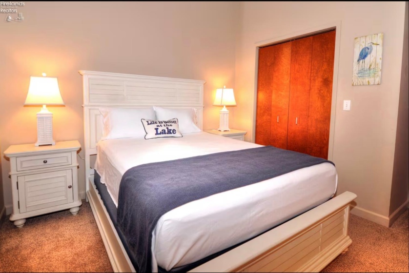 401 Shoreline Drive, Sandusky, 44870, 2 Bedrooms Bedrooms, ,2 BathroomsBathrooms,Residential,For Sale,Shoreline,20260038