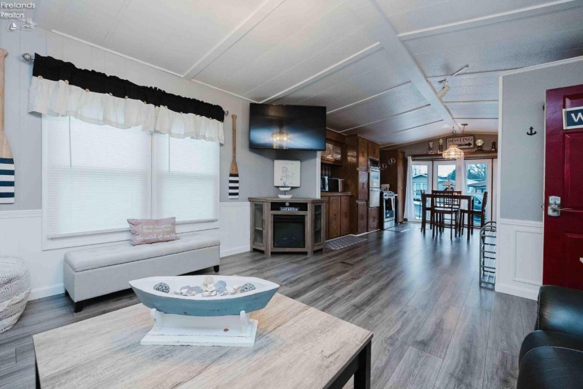 8175 Northshore Boulevard, Marblehead, 43440, 2 Bedrooms Bedrooms, ,1 BathroomBathrooms,Residential,For Sale,Northshore,20260040