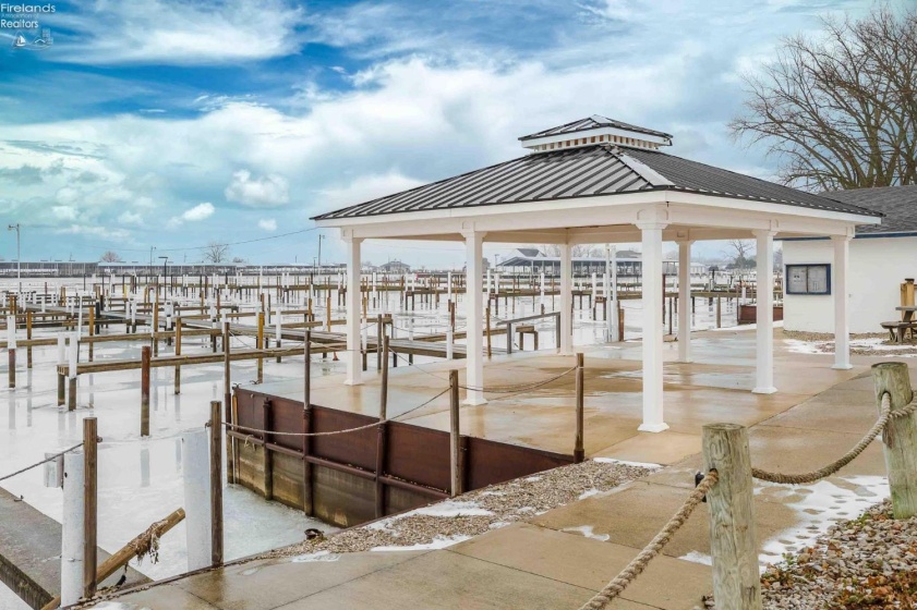 8175 Northshore Boulevard, Marblehead, 43440, 2 Bedrooms Bedrooms, ,1 BathroomBathrooms,Residential,For Sale,Northshore,20260040