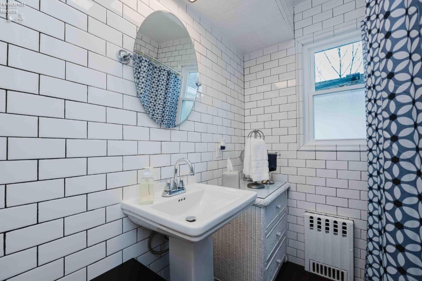 12235 State Route 105, Oak Harbor, 43449, 3 Bedrooms Bedrooms, ,1 BathroomBathrooms,Residential,For Sale,State Route 105,20260067