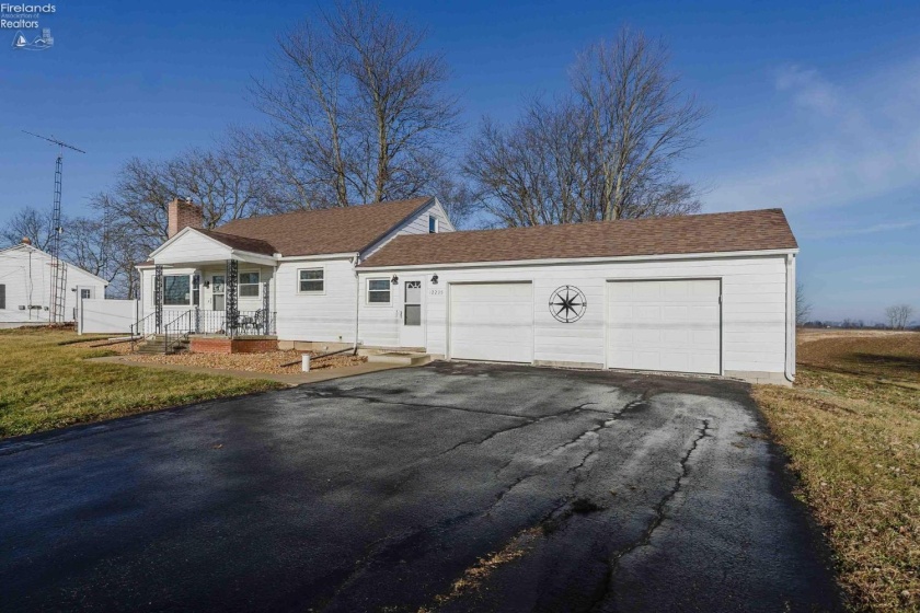 12235 State Route 105, Oak Harbor, 43449, 3 Bedrooms Bedrooms, ,1 BathroomBathrooms,Residential,For Sale,State Route 105,20260067