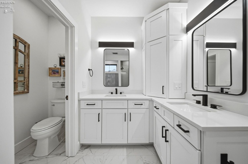 5049 Blue Teal Drive, Port Clinton, 43452, 5 Bedrooms Bedrooms, ,5 BathroomsBathrooms,Residential,For Sale,Blue Teal,20254815