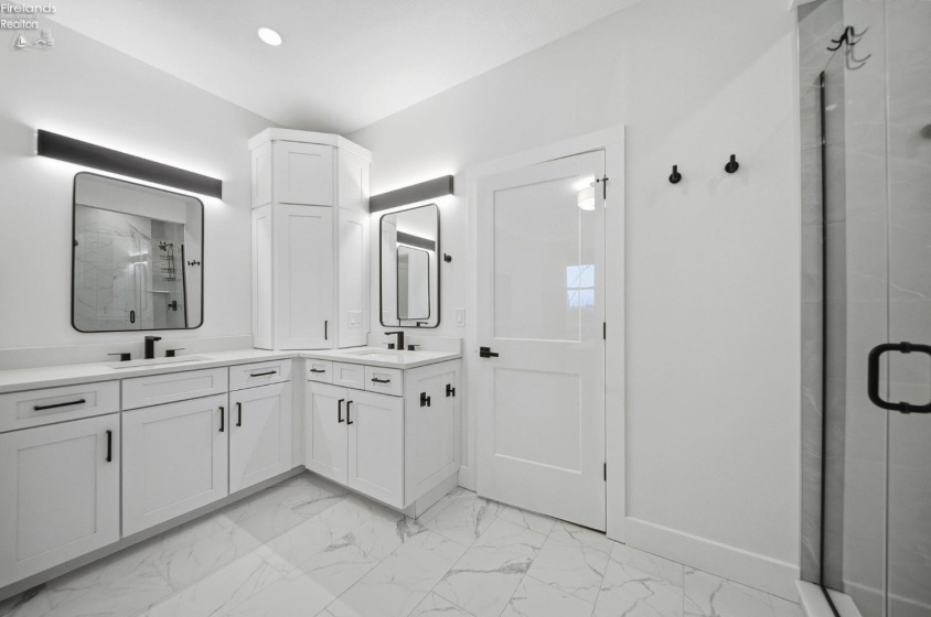 5049 Blue Teal Drive, Port Clinton, 43452, 5 Bedrooms Bedrooms, ,5 BathroomsBathrooms,Residential,For Sale,Blue Teal,20254815