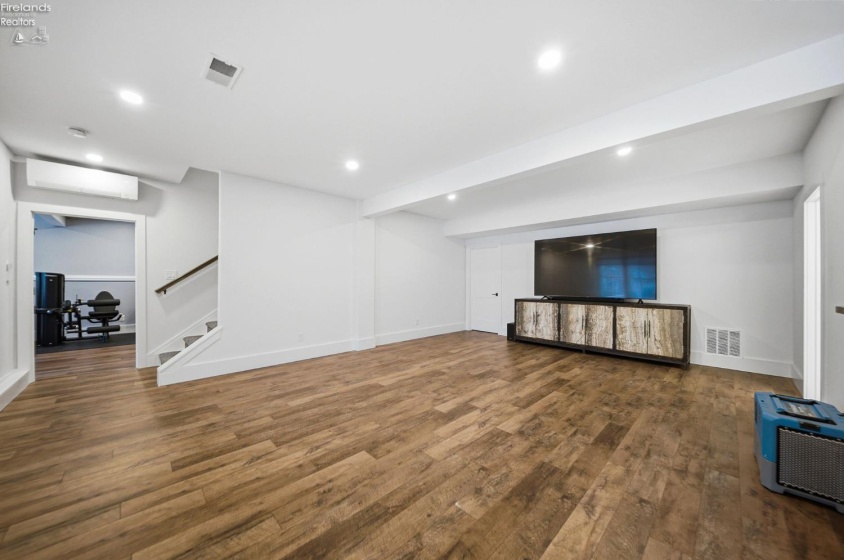 5049 Blue Teal Drive, Port Clinton, 43452, 5 Bedrooms Bedrooms, ,5 BathroomsBathrooms,Residential,For Sale,Blue Teal,20254815