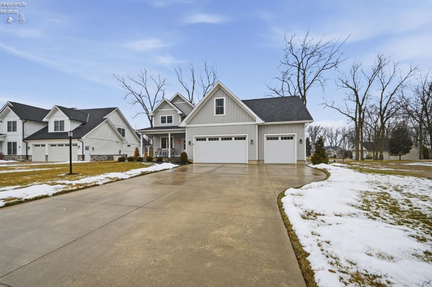 5049 Blue Teal Drive, Port Clinton, 43452, 5 Bedrooms Bedrooms, ,5 BathroomsBathrooms,Residential,For Sale,Blue Teal,20254815