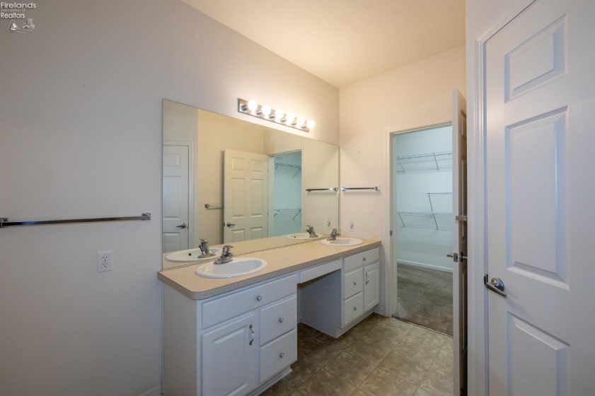 38391 KIngsbury Road, North Ridgeville, 44039, 2 Bedrooms Bedrooms, ,2 BathroomsBathrooms,Residential,For Sale,KIngsbury,20260063