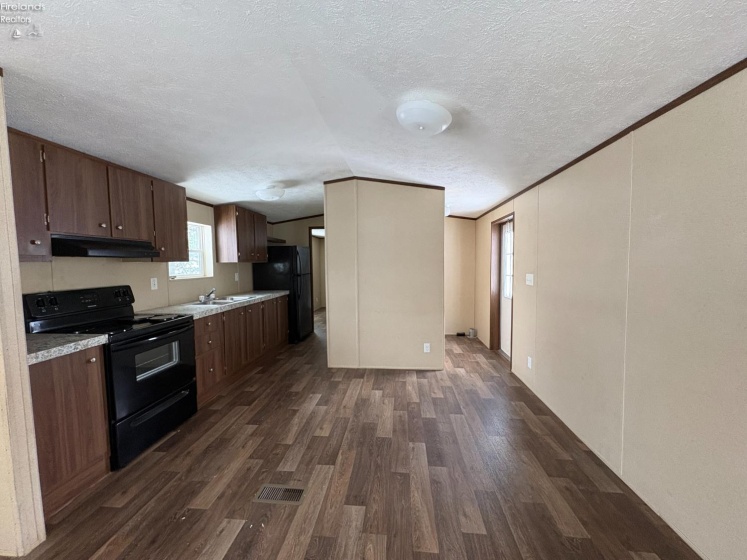 1121 Clayberg Avenue, Greenwich, 44837, 3 Bedrooms Bedrooms, ,2 BathroomsBathrooms,Residential,For Sale,Clayberg,20260071