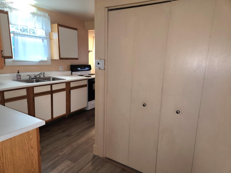 311 Sandusky Street, Bellevue, 44811, 3 Bedrooms Bedrooms, ,2 BathroomsBathrooms,Residential,For Sale,Sandusky,20254784