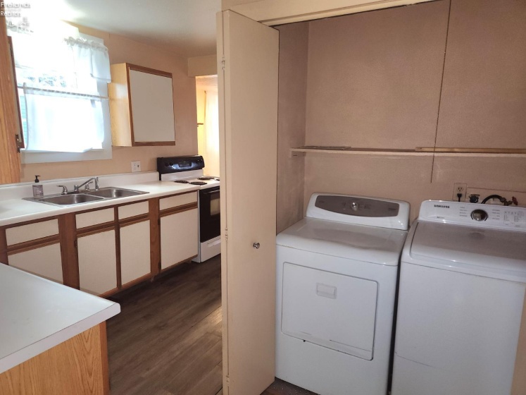 311 Sandusky Street, Bellevue, 44811, 3 Bedrooms Bedrooms, ,2 BathroomsBathrooms,Residential,For Sale,Sandusky,20254784