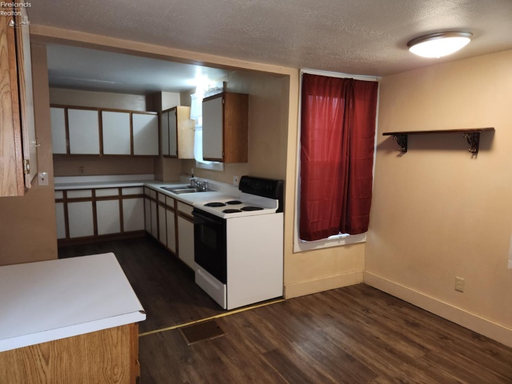 311 Sandusky Street, Bellevue, 44811, 3 Bedrooms Bedrooms, ,2 BathroomsBathrooms,Residential,For Sale,Sandusky,20254784