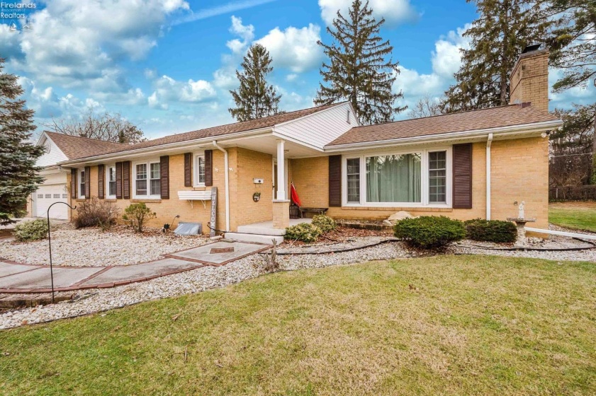 20 Pinecrest Drive, Tiffin, 44883, 3 Bedrooms Bedrooms, ,4 BathroomsBathrooms,Residential,For Sale,Pinecrest,20254839