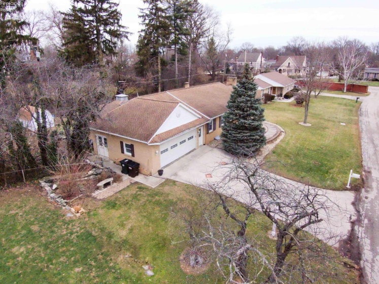 20 Pinecrest Drive, Tiffin, 44883, 3 Bedrooms Bedrooms, ,4 BathroomsBathrooms,Residential,For Sale,Pinecrest,20254839