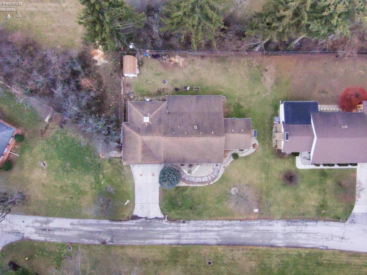 20 Pinecrest Drive, Tiffin, 44883, 3 Bedrooms Bedrooms, ,4 BathroomsBathrooms,Residential,For Sale,Pinecrest,20254839