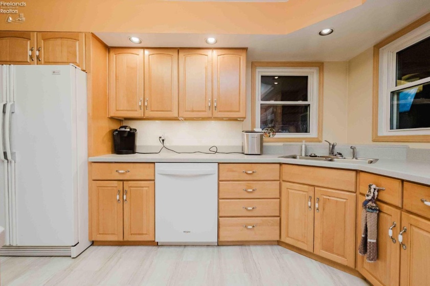 20 Pinecrest Drive, Tiffin, 44883, 3 Bedrooms Bedrooms, ,4 BathroomsBathrooms,Residential,For Sale,Pinecrest,20254839