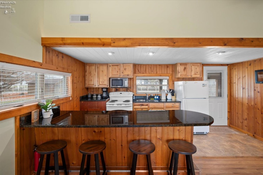 605 Fostoria Road, Port Clinton, 43452, 2 Bedrooms Bedrooms, ,1 BathroomBathrooms,Residential,For Sale,Fostoria,20260008