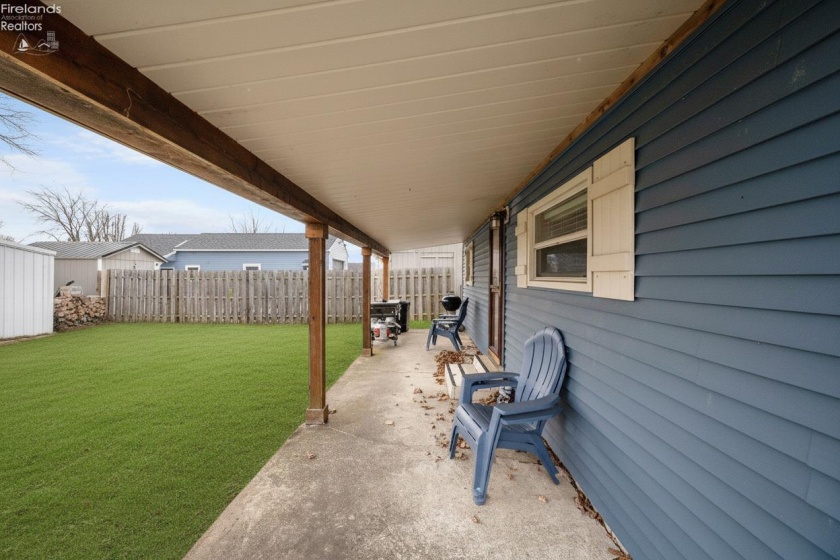 605 Fostoria Road, Port Clinton, 43452, 2 Bedrooms Bedrooms, ,1 BathroomBathrooms,Residential,For Sale,Fostoria,20260008