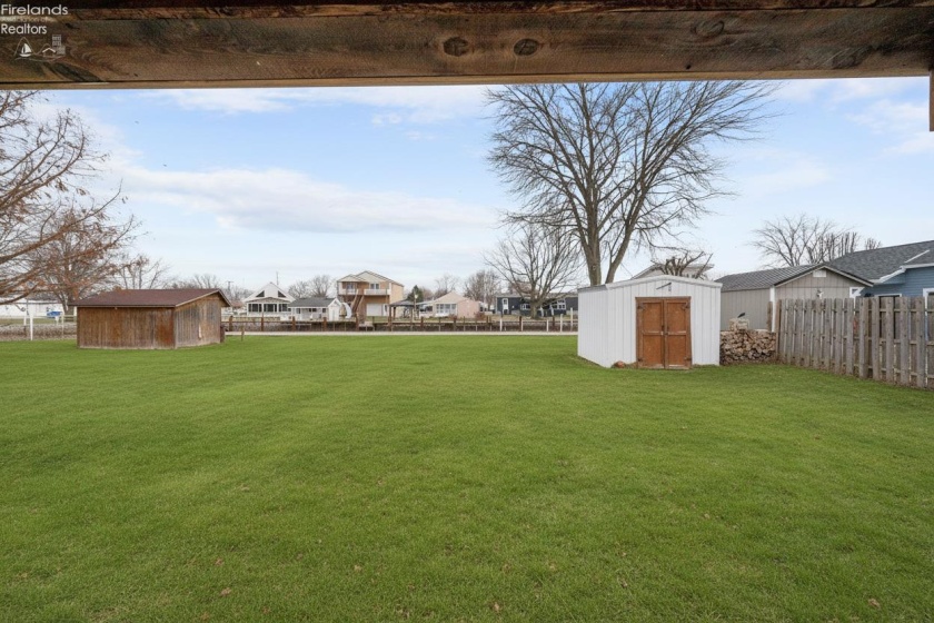 605 Fostoria Road, Port Clinton, 43452, 2 Bedrooms Bedrooms, ,1 BathroomBathrooms,Residential,For Sale,Fostoria,20260008