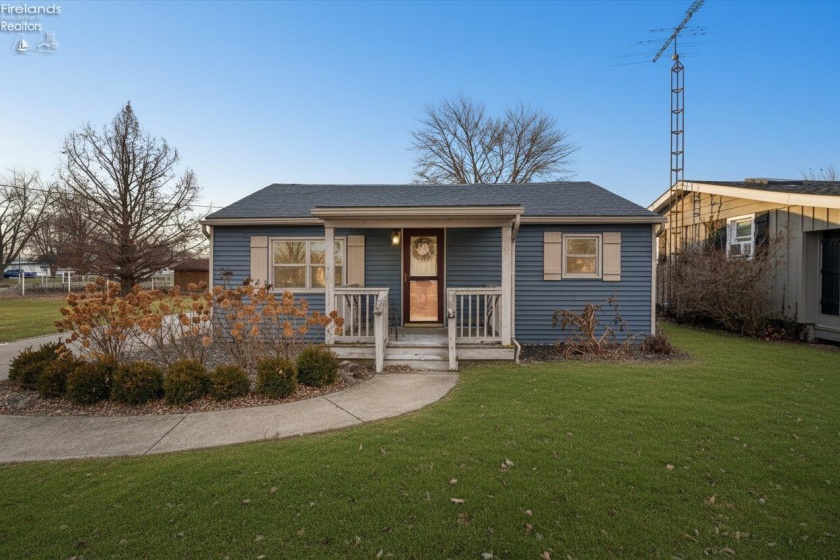 605 Fostoria Road, Port Clinton, 43452, 2 Bedrooms Bedrooms, ,1 BathroomBathrooms,Residential,For Sale,Fostoria,20260008