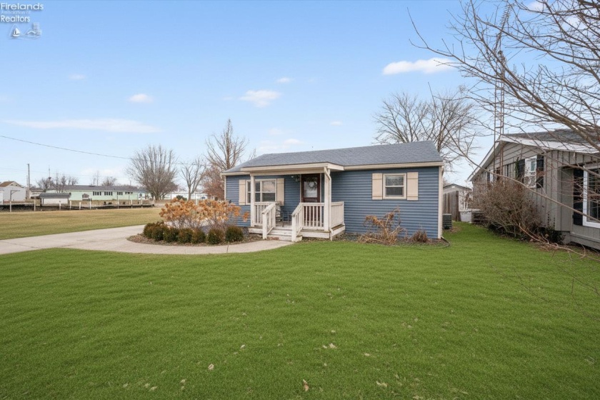 605 Fostoria Road, Port Clinton, 43452, 2 Bedrooms Bedrooms, ,1 BathroomBathrooms,Residential,For Sale,Fostoria,20260008