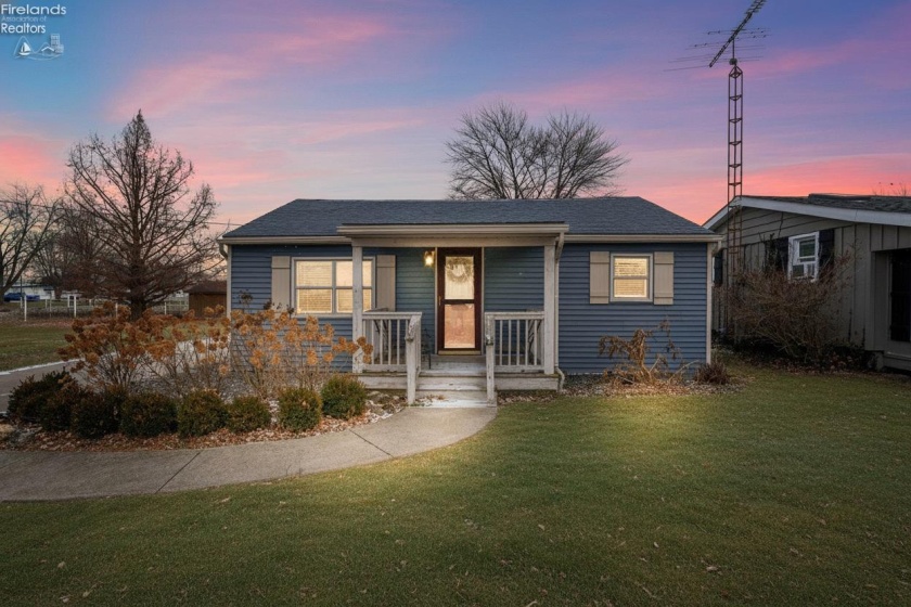 605 Fostoria Road, Port Clinton, 43452, 2 Bedrooms Bedrooms, ,1 BathroomBathrooms,Residential,For Sale,Fostoria,20260008