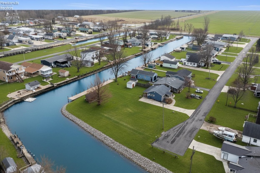 605 Fostoria Road, Port Clinton, 43452, 2 Bedrooms Bedrooms, ,1 BathroomBathrooms,Residential,For Sale,Fostoria,20260008