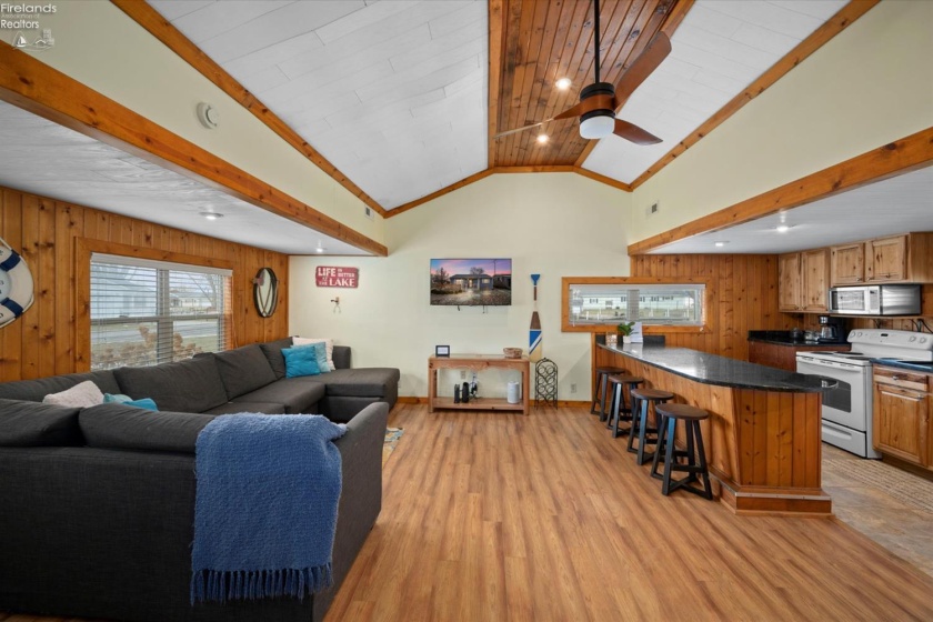 605 Fostoria Road, Port Clinton, 43452, 2 Bedrooms Bedrooms, ,1 BathroomBathrooms,Residential,For Sale,Fostoria,20260008