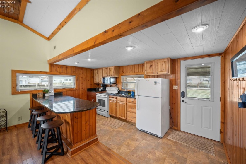 605 Fostoria Road, Port Clinton, 43452, 2 Bedrooms Bedrooms, ,1 BathroomBathrooms,Residential,For Sale,Fostoria,20260008