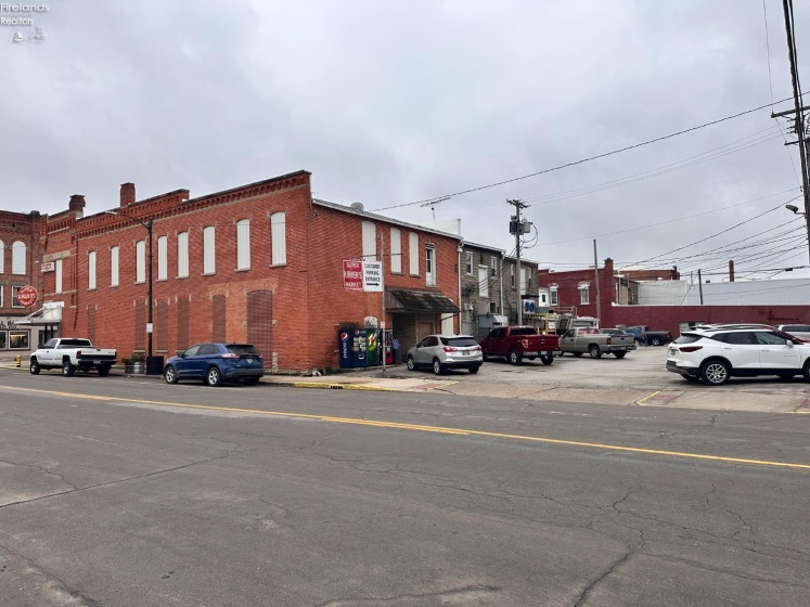 104 Madison Street, Gibsonburg, 43431, ,Commercial,For Sale,Madison,20260068