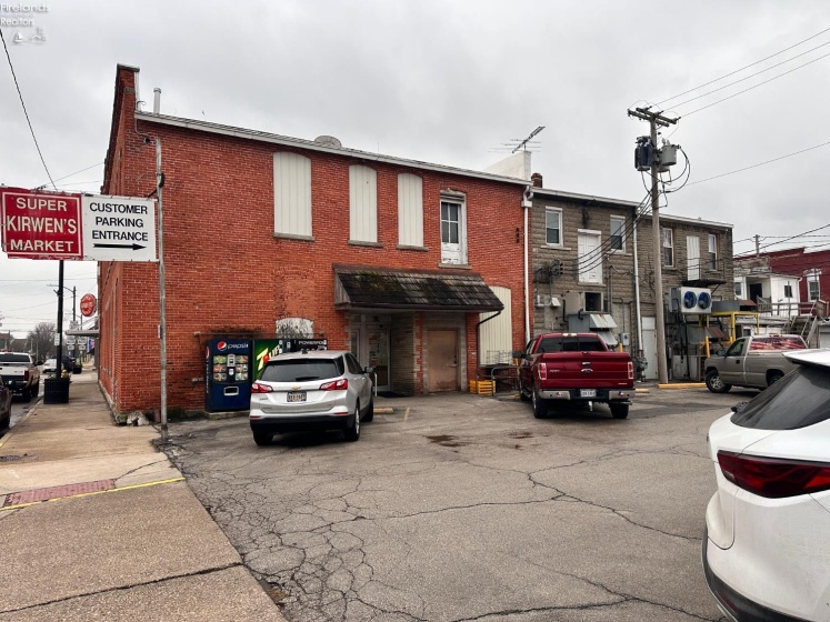 104 Madison Street, Gibsonburg, 43431, ,Commercial,For Sale,Madison,20260068