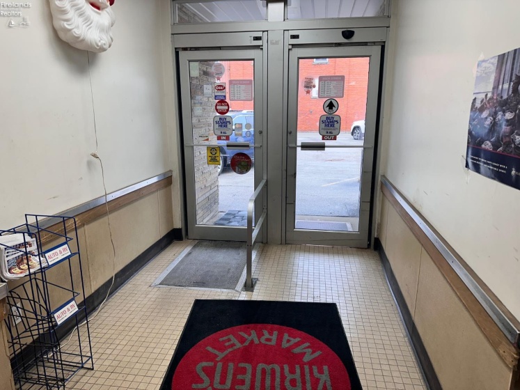 104 Madison Street, Gibsonburg, 43431, ,Commercial,For Sale,Madison,20260068