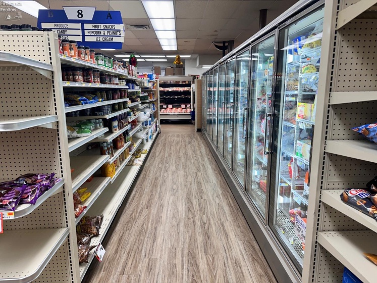 104 Madison Street, Gibsonburg, 43431, ,Commercial,For Sale,Madison,20260068