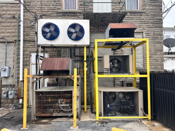 104 Madison Street, Gibsonburg, 43431, ,Commercial,For Sale,Madison,20260068