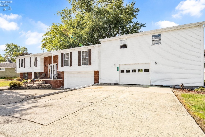 880 Cleveland Avenue, Fremont, 43420, 3 Bedrooms Bedrooms, ,3 BathroomsBathrooms,Residential,For Sale,Cleveland,20260096