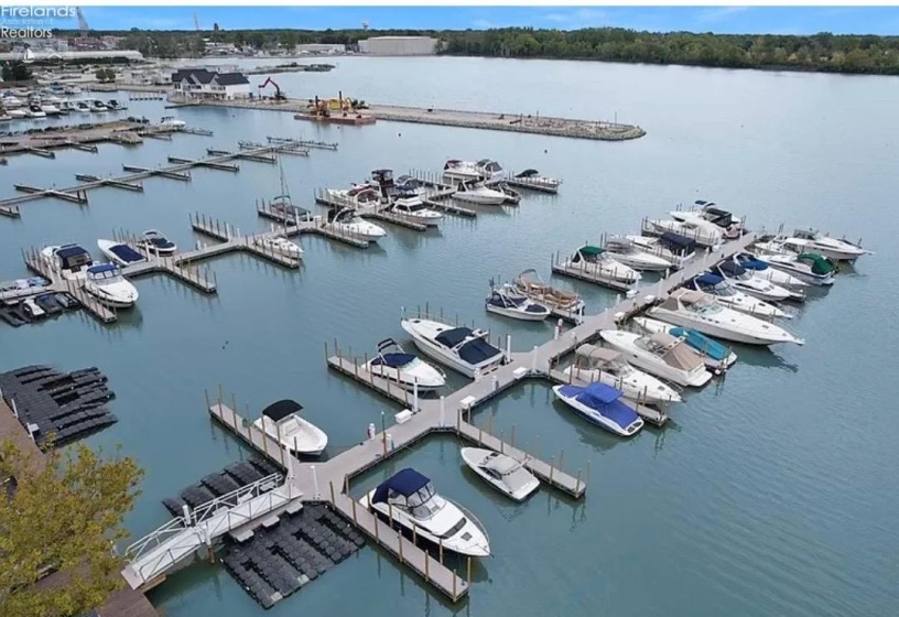 274 Clinton Reef Drive, Port Clinton, 43452, 1 Bedroom Bedrooms, ,1 BathroomBathrooms,Residential,For Sale,Clinton Reef,20260098