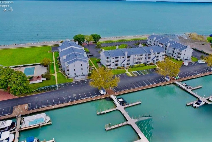 274 Clinton Reef Drive, Port Clinton, 43452, 1 Bedroom Bedrooms, ,1 BathroomBathrooms,Residential,For Sale,Clinton Reef,20260098