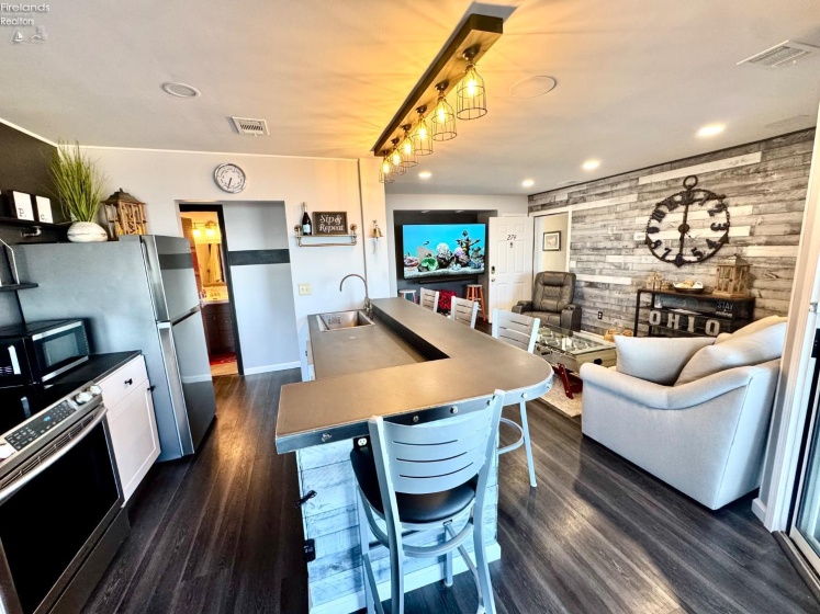 274 Clinton Reef Drive, Port Clinton, 43452, 1 Bedroom Bedrooms, ,1 BathroomBathrooms,Residential,For Sale,Clinton Reef,20260098