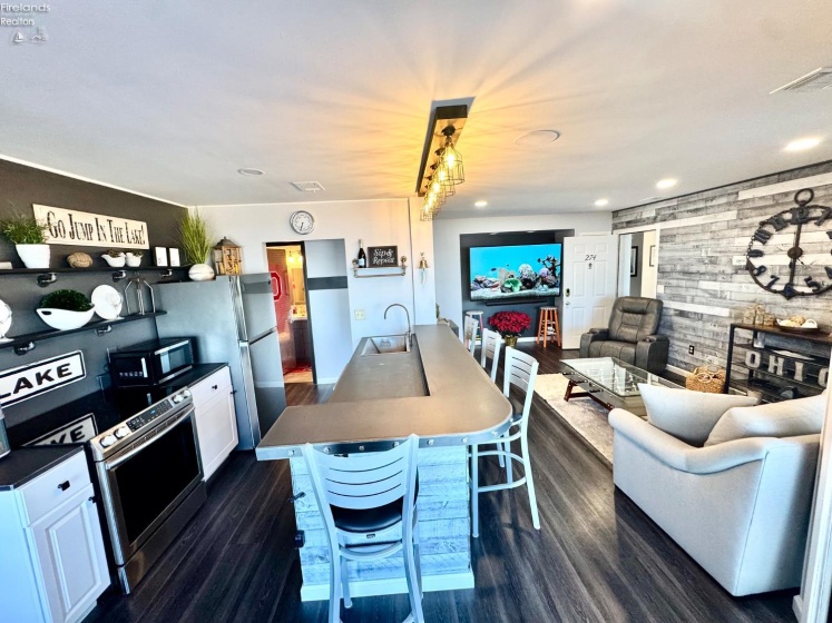 274 Clinton Reef Drive, Port Clinton, 43452, 1 Bedroom Bedrooms, ,1 BathroomBathrooms,Residential,For Sale,Clinton Reef,20260098