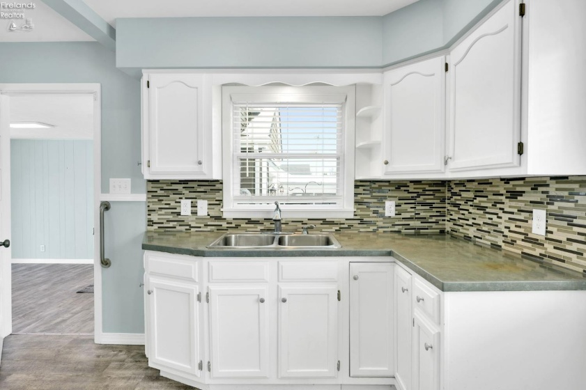 106 Lake Street, South Amherst, 44001, 2 Bedrooms Bedrooms, ,1 BathroomBathrooms,Residential,For Sale,Lake,20260106